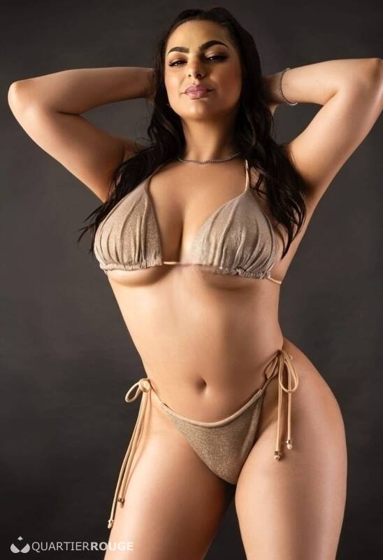 Maya hot (Photo)