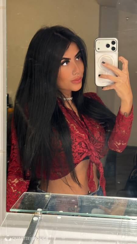 Mia Bittencourt (Photo)