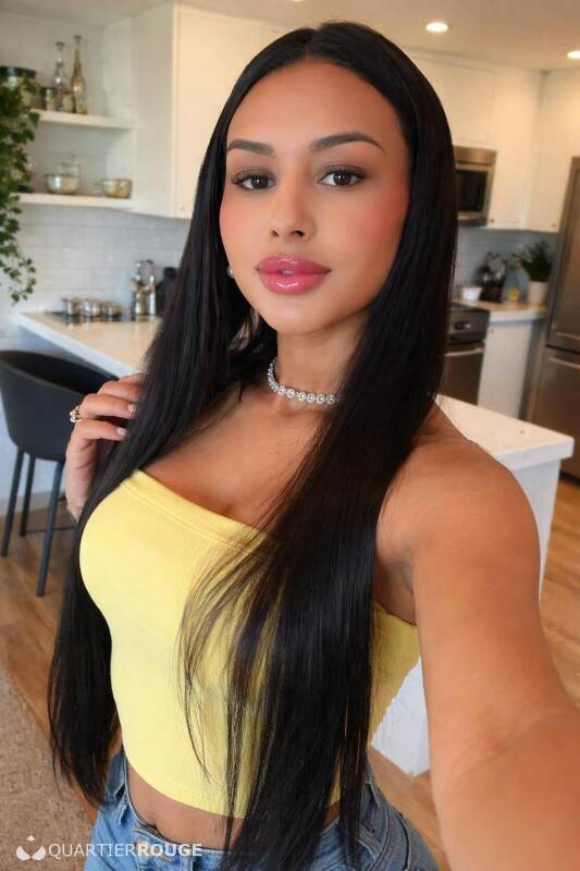 Olivia girlfriend (Photo)