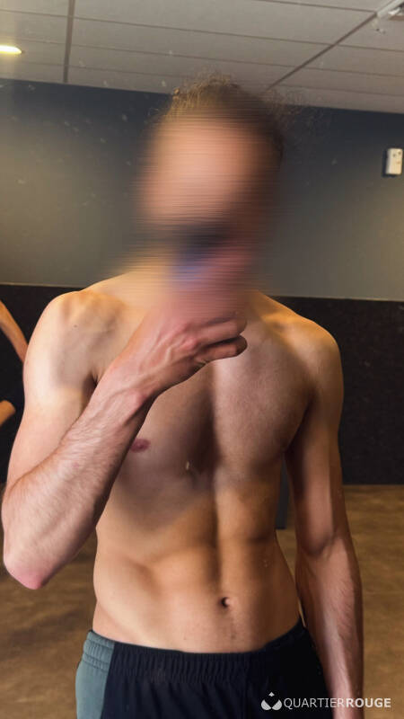Amine (Photo)