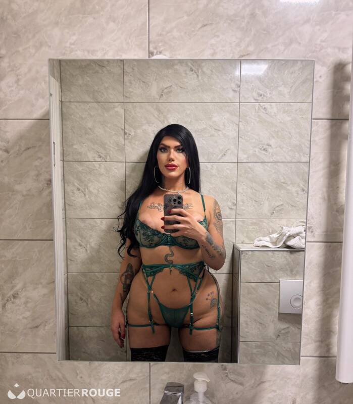 TS Bella (Photo)