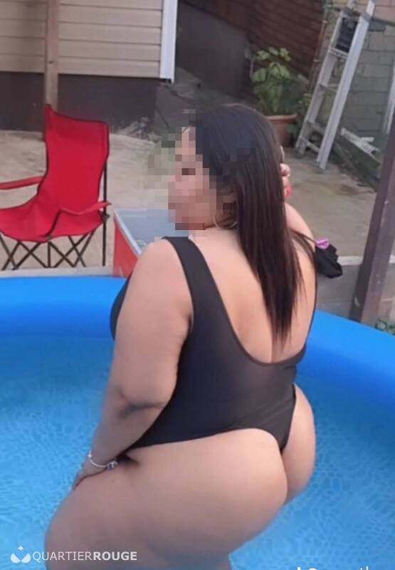 Emely (Photo)