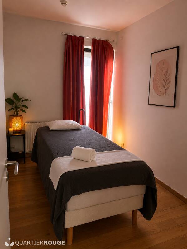 Essence Massage (Photo)