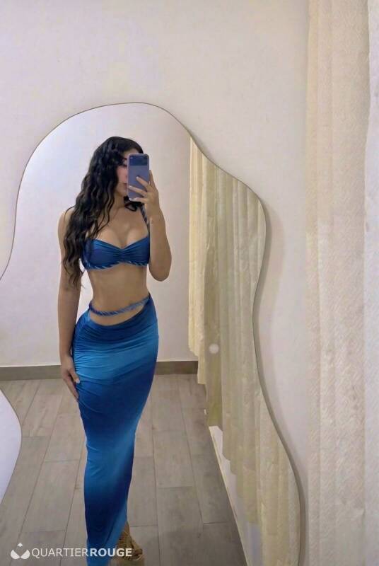 SUJEY (Photo)