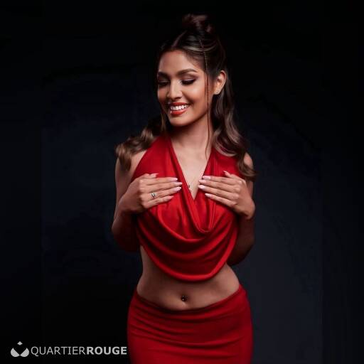 SUJEY (Photo)