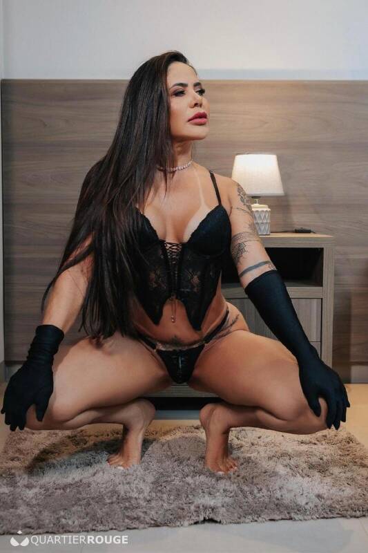 Ester reine de la fellation (Photo)