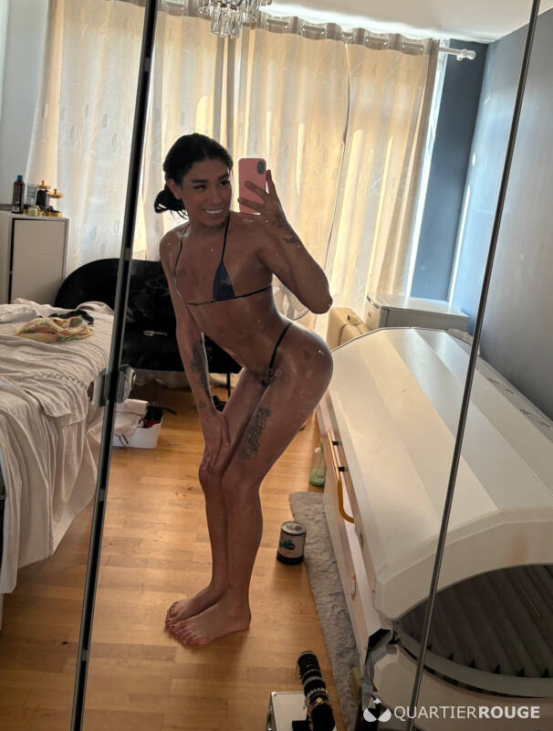 Shemale jadhe actif et passif (Photo)