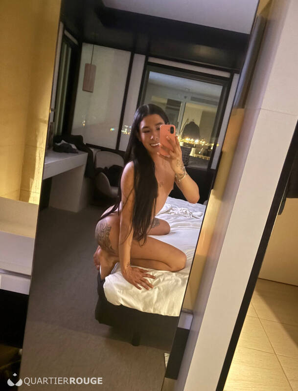 Shemale jadhe actif et passif (Photo)