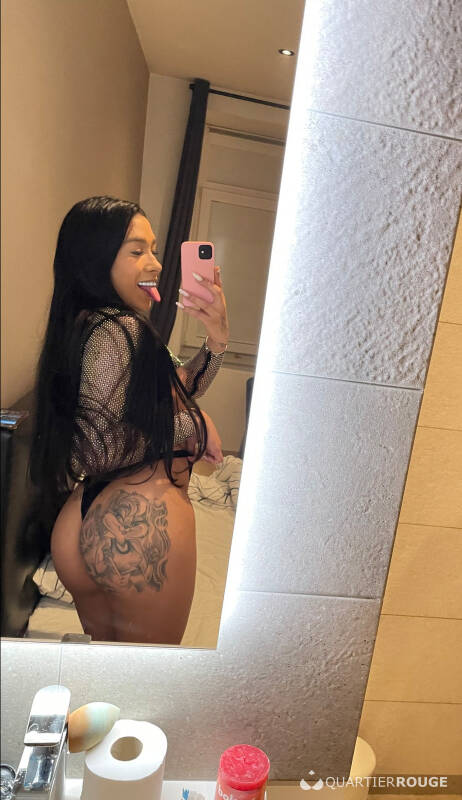 Ts Jadhe Lopes  hot (Photo)