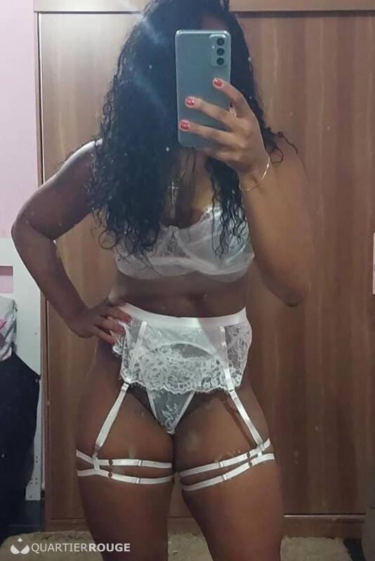 MONIQUE NINFO (Photo)