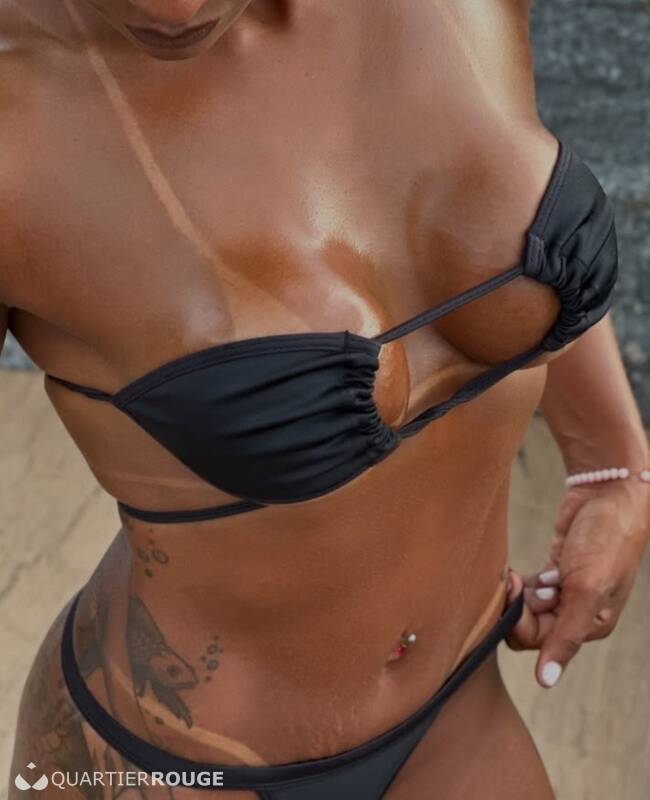 Julia Bombom (Photo)