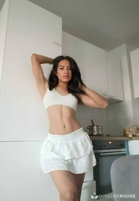 KENDALL XIMENA (Photo)