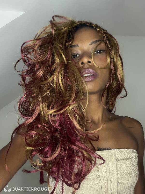 Amora (Photo)