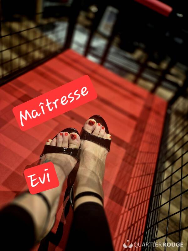 Maîtresse Evi (Photo)