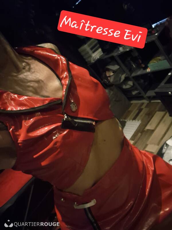 Maîtresse Evi (Photo)