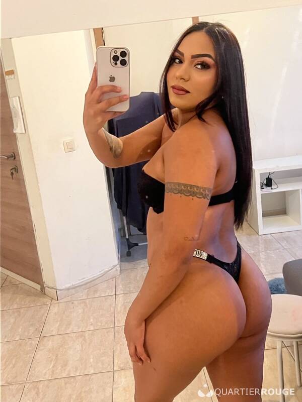 Julia Castro (Photo)