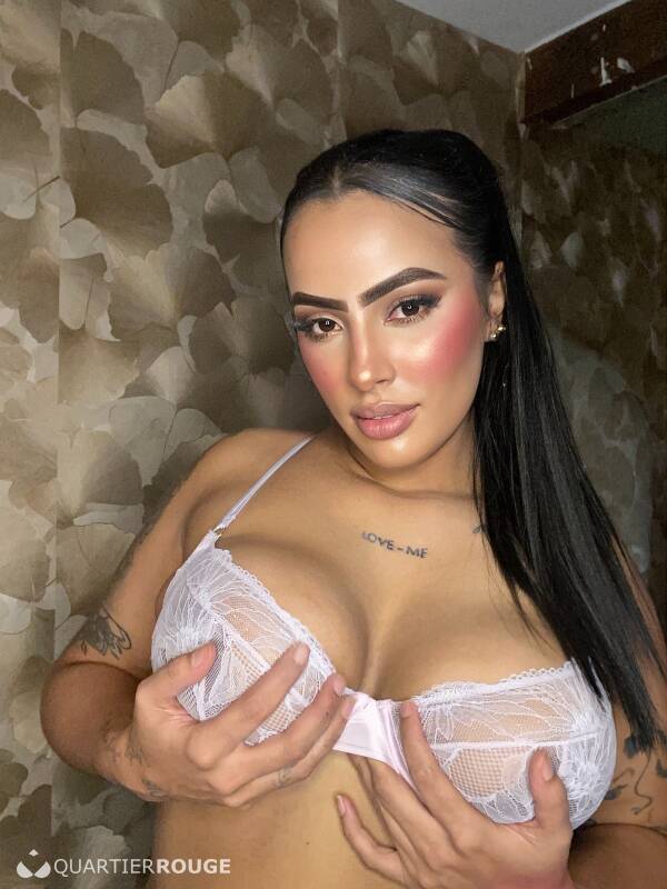 Lorenna Andrade (Photo)