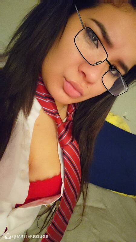 Mademoiselle Mari (Photo)