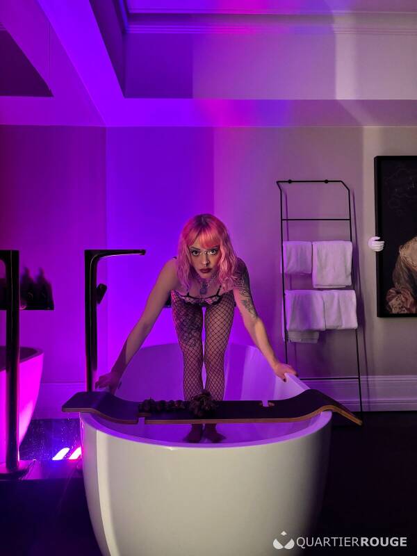 Dominaphrodite (Photo)