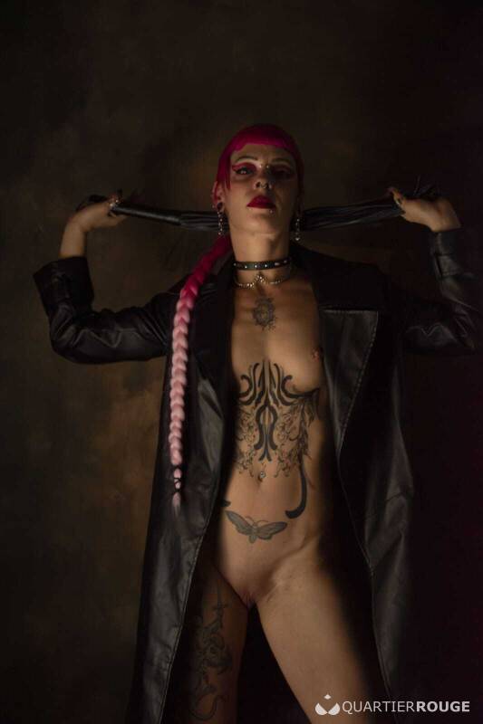 Dominaphrodite (Photo)