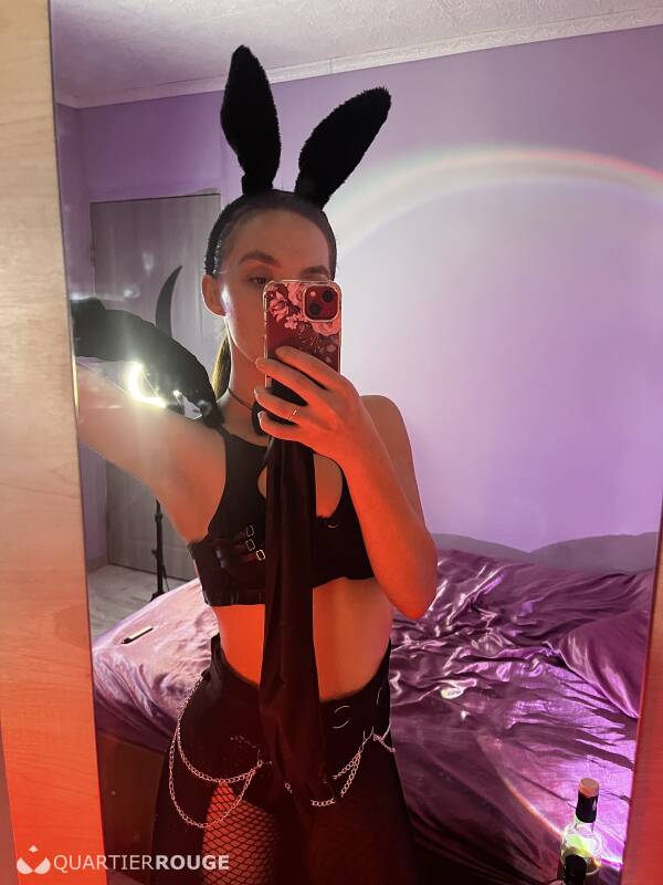 IsaBella Blanca (Photo)