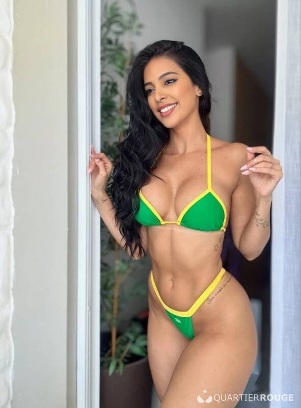 Karine Belle (Photo)