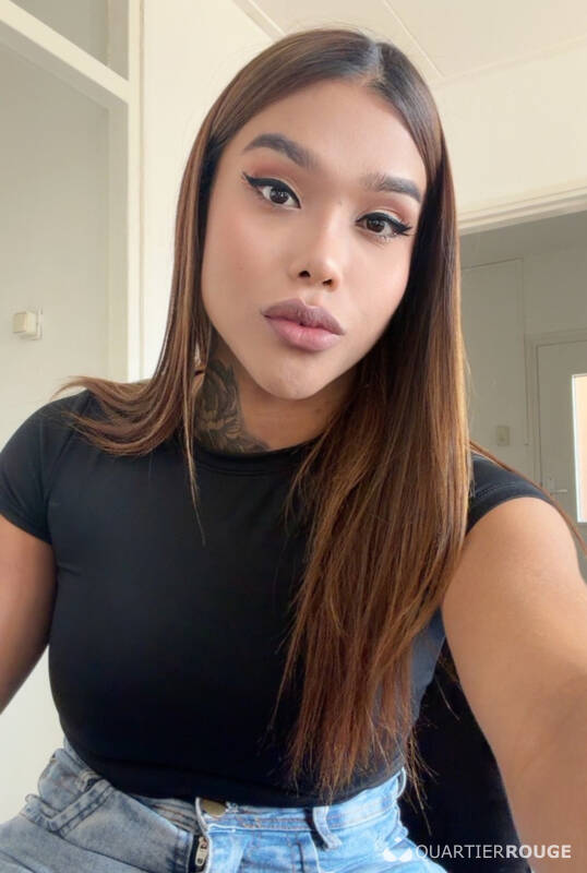 JULIANA TRANS (Photo)