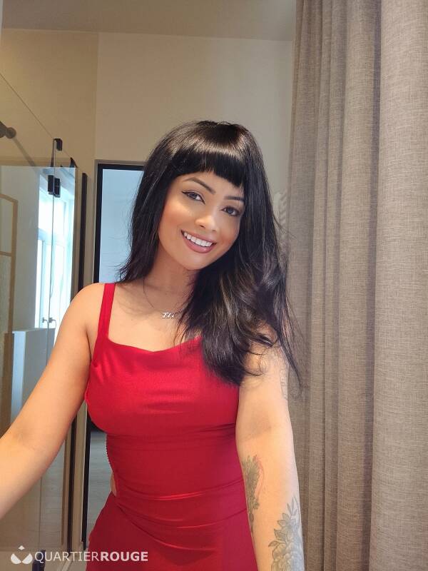 Charlote , New in town (Photo)