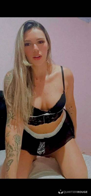 Larissa Souza (Photo)