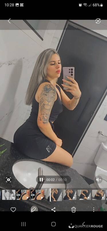 Larissa Souza (Photo)