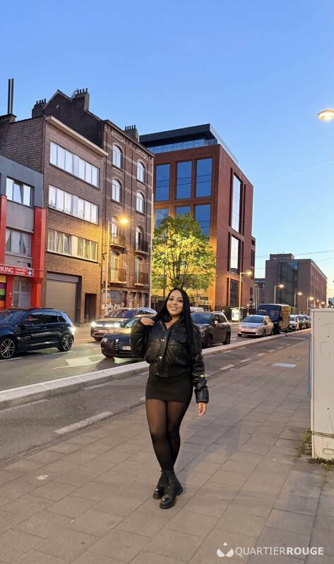 Lari Privée (Photo)