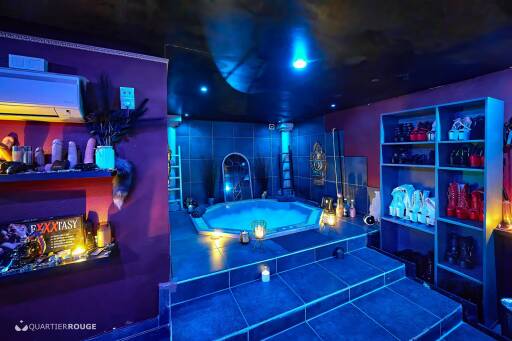 Temptation bar (Photo)