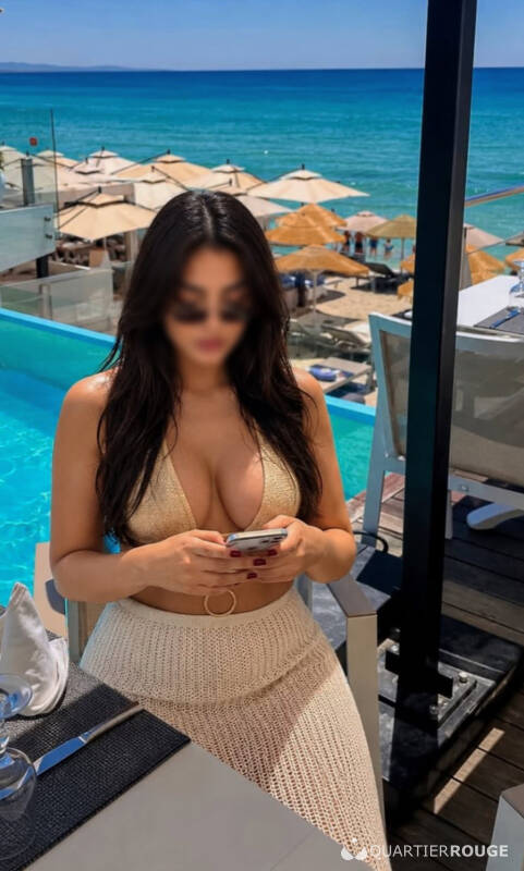 Rimenna Sexy Brunne (Photo)