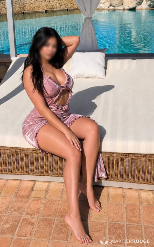 Rimenna Sexy Brunne (Photo)