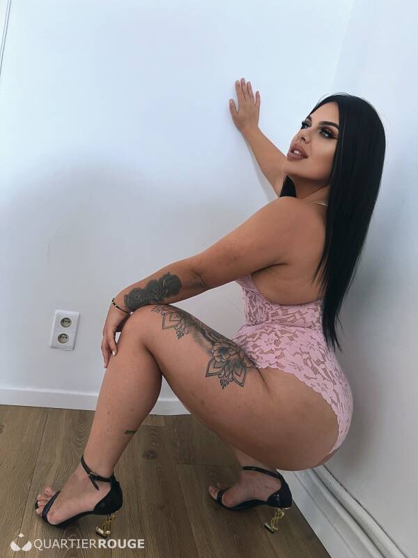 Mia boom (Photo)