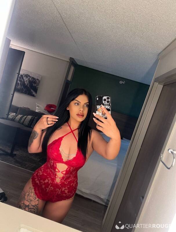 Mia boom (Photo)