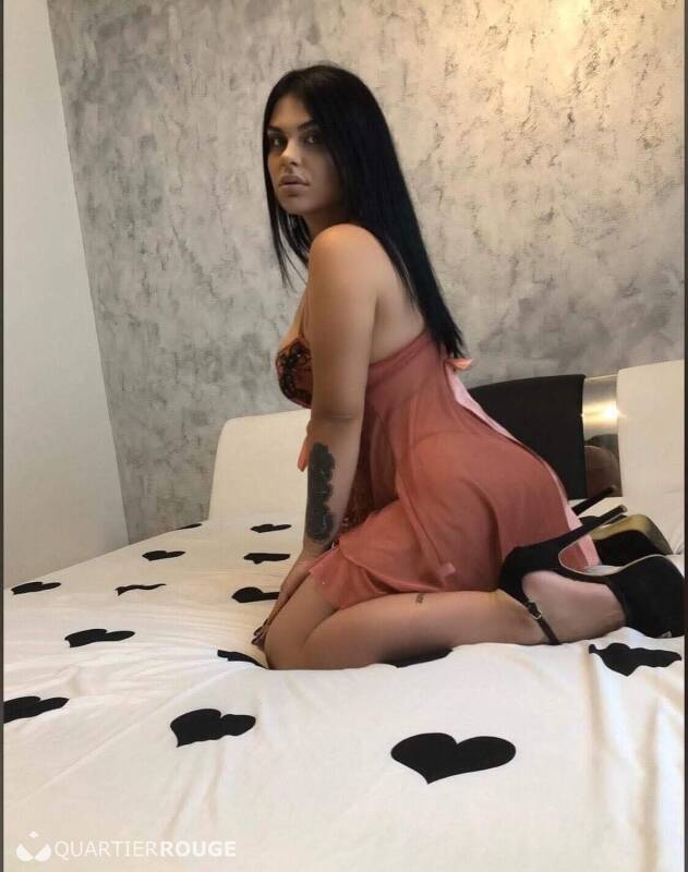 Mia boom (Photo)