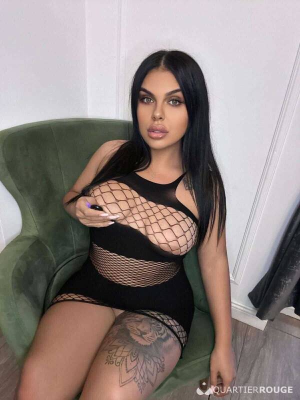 Mia boom (Photo)