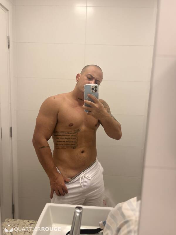 Theo Milano (Photo)