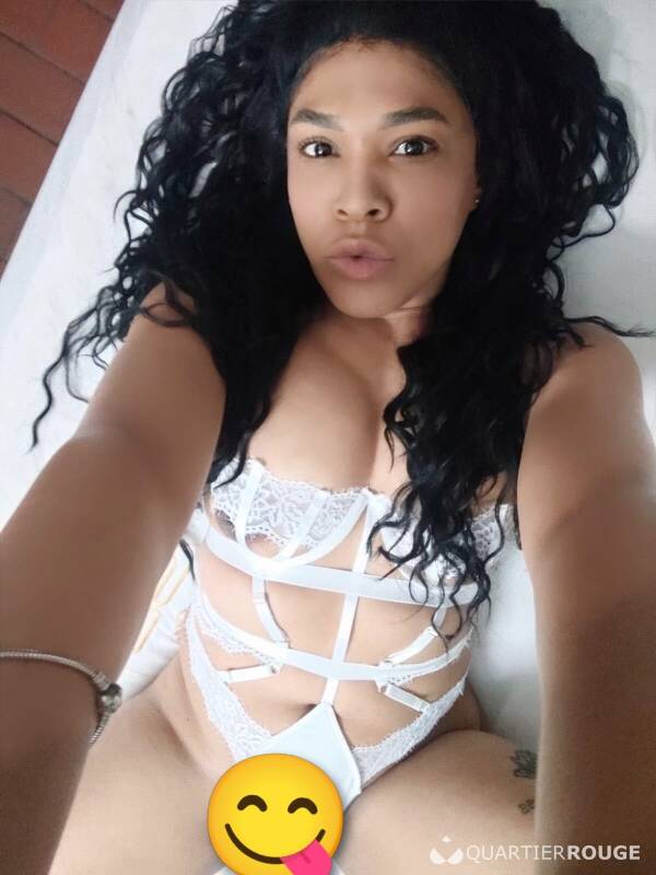 Hot girl (Photo)