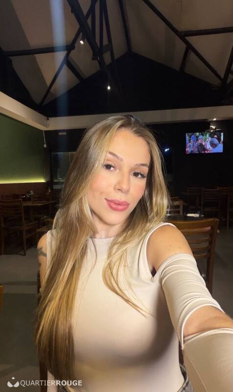 Mia (Photo)