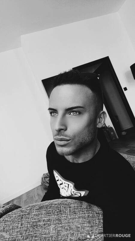 HUGO (Photo)