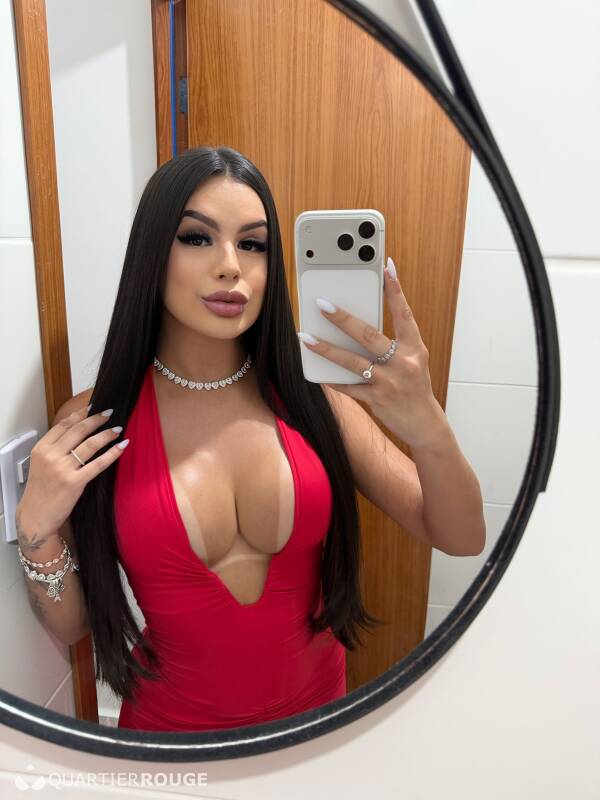 Juliaaa (Photo)