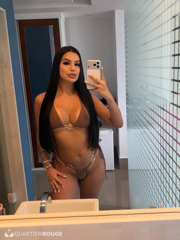Juliaaa (Photo)