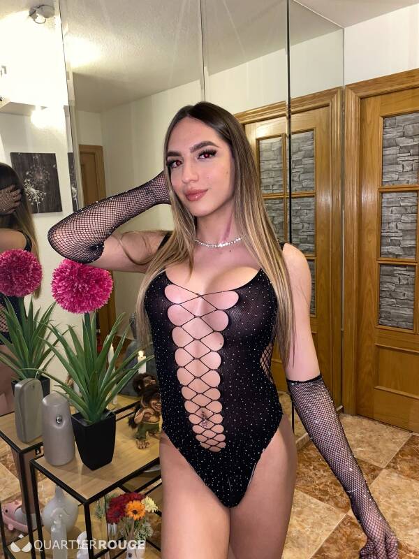 Alejandra (Photo)