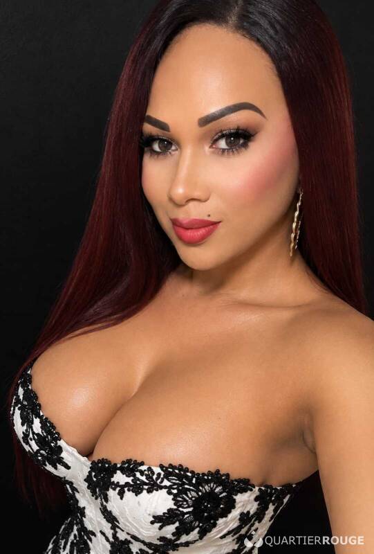 Vanessa Divinelli (Photo)