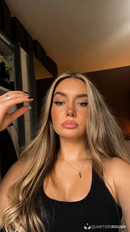 Ana (Photo)