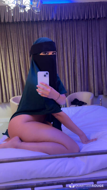 Dina (Photo)