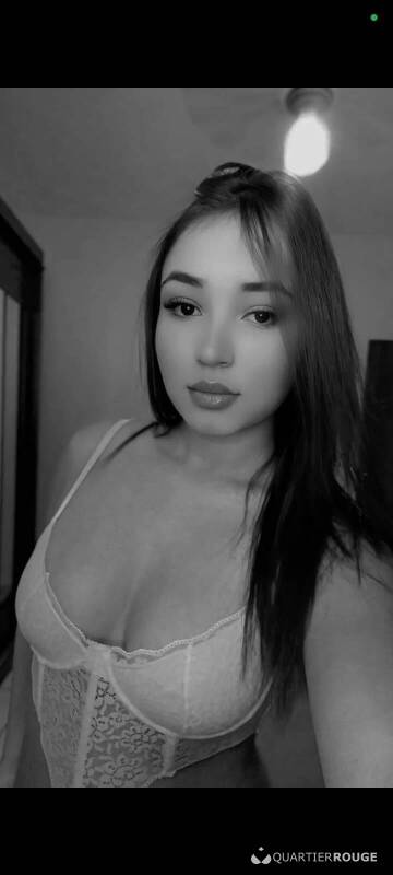 Mirela (Photo)