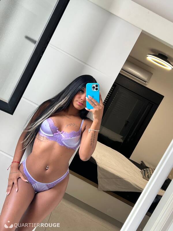 Mia (Photo)